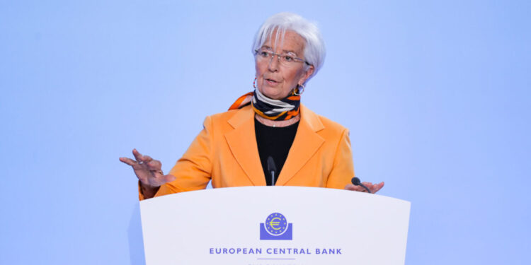 lagarde:-bce-va-mentine-o-politica-monetara-prudenta,-intr-un-mediu-de-incertitudine-puternica