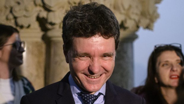 nicusor-dan-si-a-depus-candidatura-la-prezidentiale.-ce-a-spus