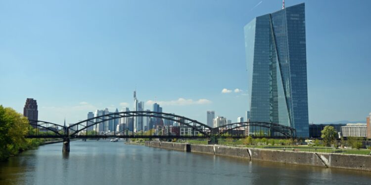 bce-reduce-dobanda-de-referinta-in-zona-euro,-dar-va-continua-o-politica-monetara-prudenta