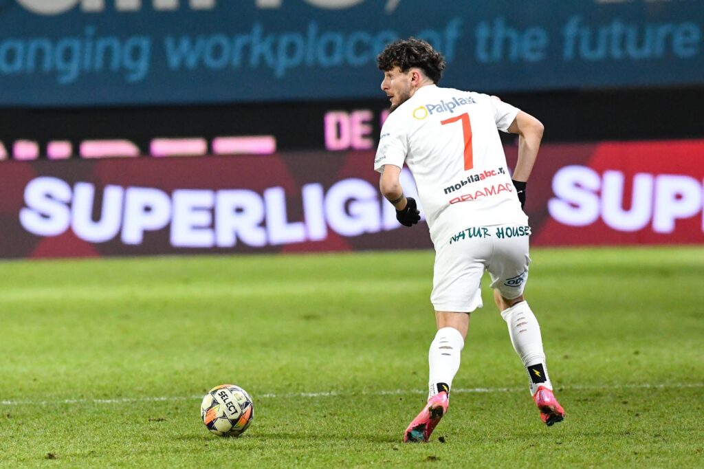 superliga:-fc-hermannstadt-rapid-1-0-sibienii-au-inscris-la-ultima-faza-–-hotnews.ro