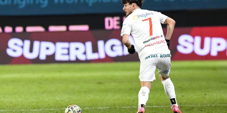 superliga:-fc-hermannstadt-rapid-1-0-sibienii-au-inscris-la-ultima-faza-–-hotnews.ro