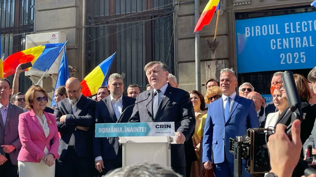 candidatura-cu-1,7-milioane-de-semnaturi-/-crin-antonescu:-au-existat-eforturi-sa-fie-impiedicata