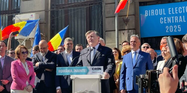 candidatura-cu-1,7-milioane-de-semnaturi-/-crin-antonescu:-au-existat-eforturi-sa-fie-impiedicata