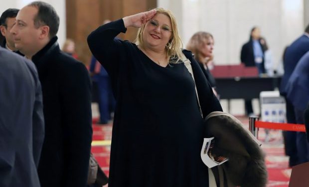 diana-sosoaca:-imi-depun-candidatura-la-alegerile-prezidentiale