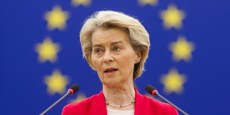 ue-raspunde-cu-contramasuri-dupa-ce-donald-trump-a-anuntat-noi-taxe-vamale-pe-otel-si-aluminiu