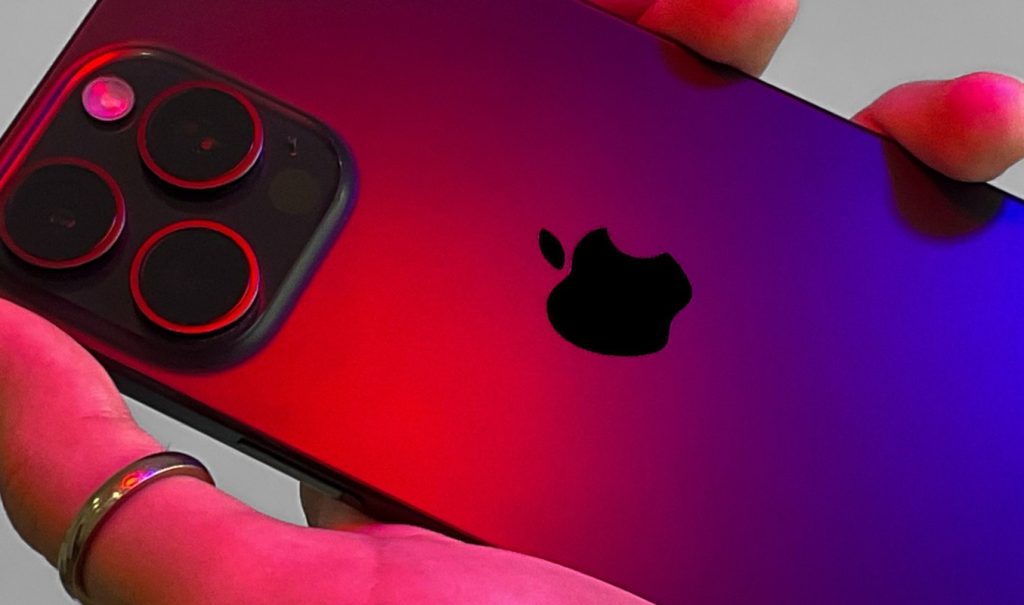 iphone-17-ultra:-apple-ar-pregati-un-model-revolutionar-pentru-toamna-acestui-an