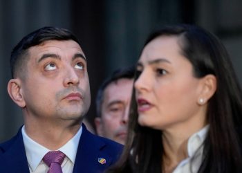 cadou-de-ziua-lui-calin-georgescu.-aur-si-pot-organizeaza-un-nou-miting-„turul-2-inapoi”