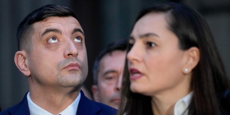 cadou-de-ziua-lui-calin-georgescu.-aur-si-pot-organizeaza-un-nou-miting-„turul-2-inapoi”