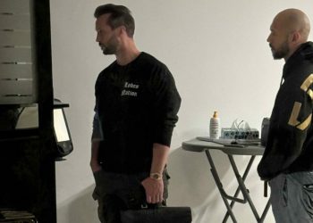 fratii-tate,-primele-imagini-si-declaratii-dupa-aterizarea-in-bucuresti