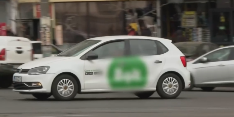 muncitorii-asiatici-vor-putea-fi-si-soferi-de-taxi-si-ridesharing,-in-romania