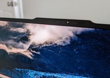 de-ce-trebuie-sa-acoperi-camera-laptopului-intotdeauna.-sfaturile-specialistilor