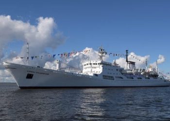 trei-nave-rusesti,-una-suspectaata-de-spionaj,-escortate-de-royal-navy