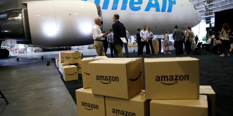 cum-isi-face-amazon-banii-in-2025.-de-unde-vin-miliardele-de-dolari-ale-lui-jeff-bezos