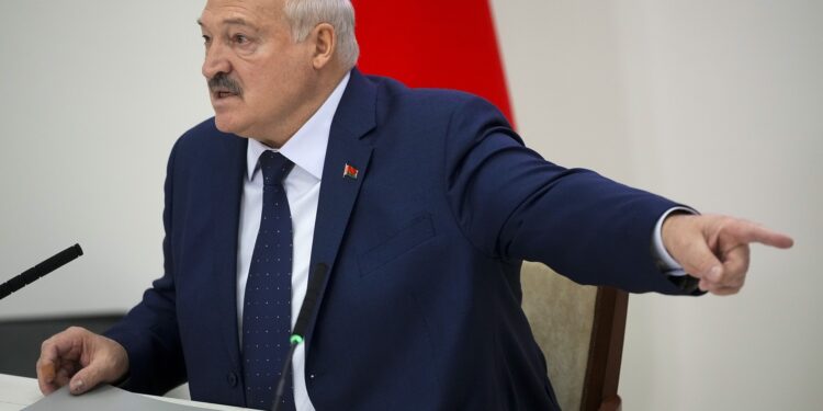 aleksandr-lukasenko-ordona-expertilor-sa-caute-pamanturi-de-minerale-rarein-belarus-–-hotnews.ro