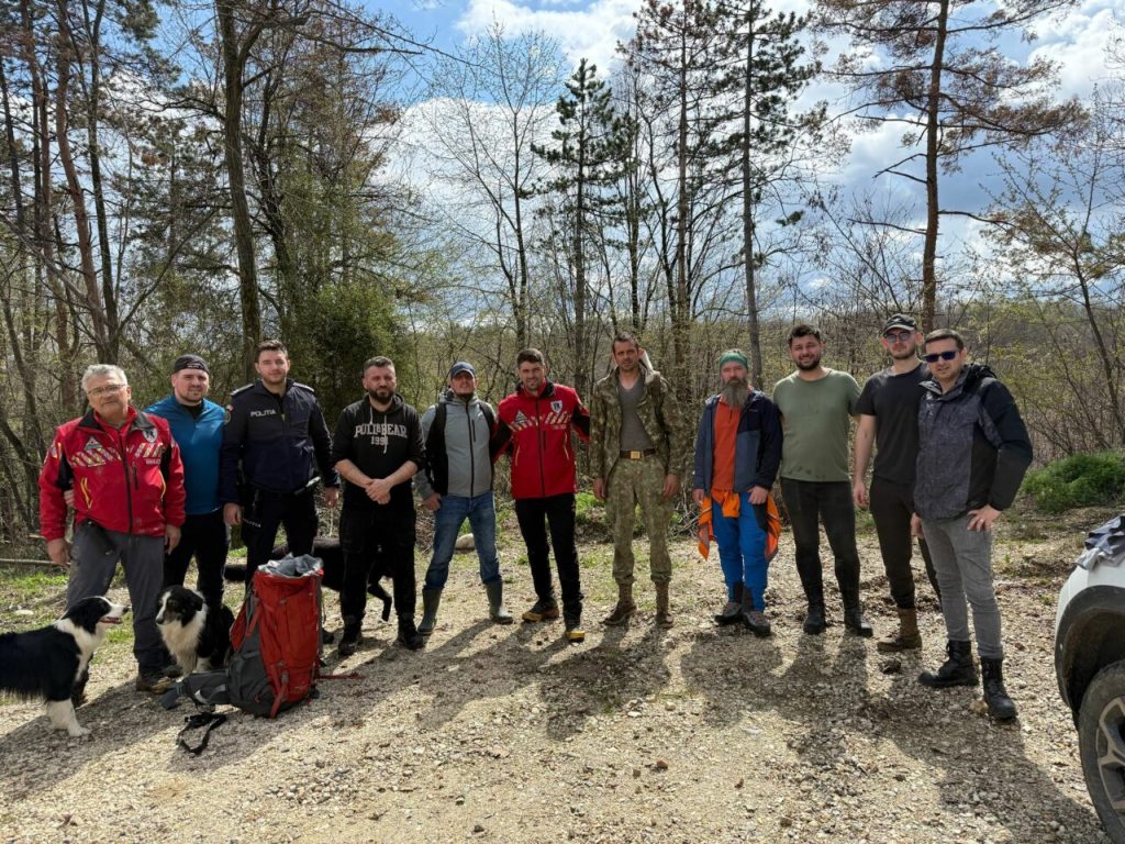 femeie-din-arges,-cautata-doua-zile-cu-elicopterul,-caini-de-urma-si-echipamente-cu-termoviziune