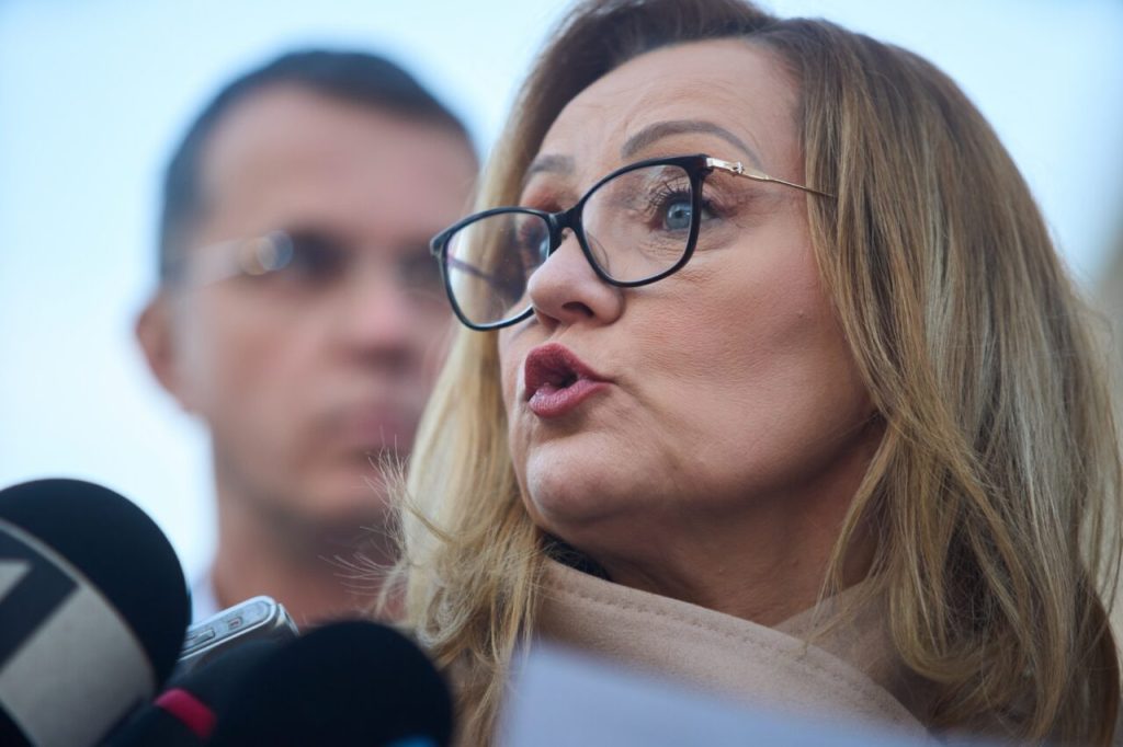 elena-lasconi:-„nicusor-dan-minte-mult.-eu-nu-ma-inconjor-de-dubiosi”