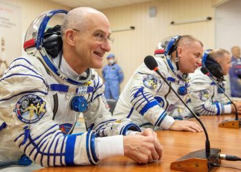 cel-mai-varstnic-astronaut-american-a-revenit-pe-pamant-de-pe-iss-chiar-de-ziua-lui-–-hotnews.ro