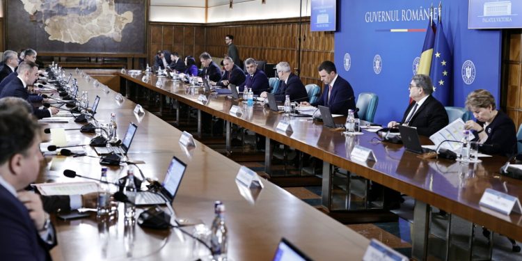 guvernul-promite-ca-se-va-incadra-in-tinta-de-deficit-de-7%-din-pib:-aprilie-va-fi-pe-excedent