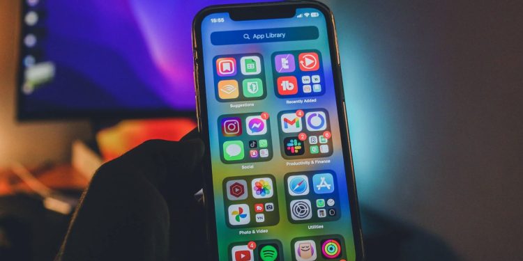 aplicatiile-mobile:-un-teren-minat-al-securitatii-digitale