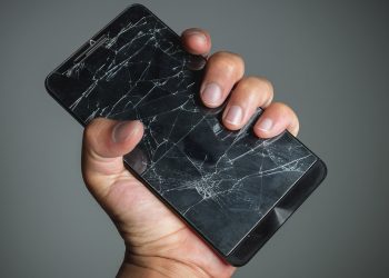 sfarsitul-smartphone-urilor?-razboiul-dintre-gigantii-tech-pentru-viitorul-dispozitivelor