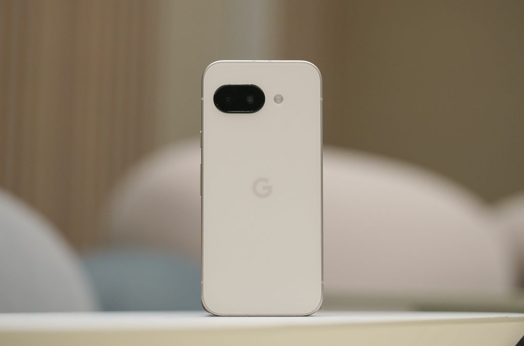 google-pixel-9a-vine-cu-o-functie-neasteptata:-bateria-se-va-incarca-mai-putin,-in-timp