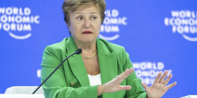 fmi:-taxele-vamale-ale-lui-donald-trump-sunt-un-„risc-semnificativ”-pentru-economia-globala