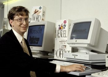 microsoft-implineste-50-de-ani,-dar-aniversarea-are-un-gust-amar,-spune-bill-gates