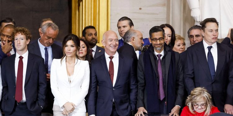 cu-cat-au-saracit-cei-mai-bogati-10-oameni-din-lume-dupa-tarifele-impuse-de-trump