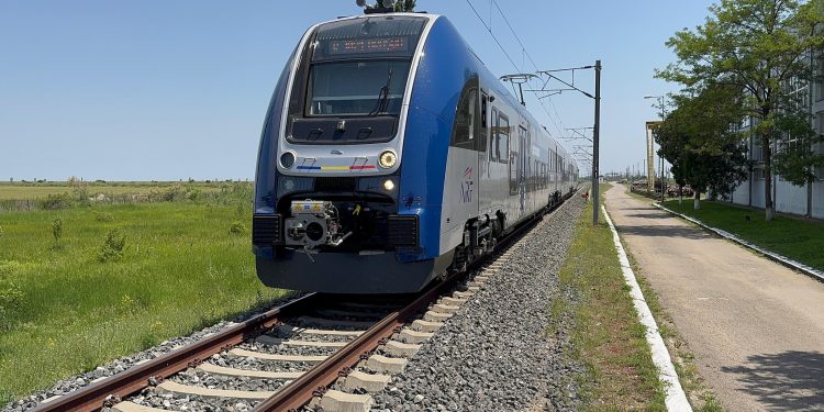 primul-tren-electric-polonez-de-la-pesa-a-inceput-testele-la-centrul-de-la-faurei-–-hotnews.ro