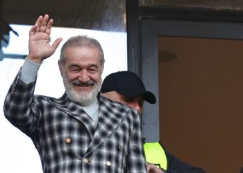 patriarhul-i-a-interzis-lui-becali-sa-mai-cante-la-strana/gigi-becali:-„ce-zice-patriarhia,-aia-fac!”