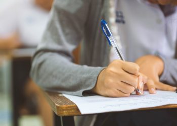 bac-filosofie-2025-astazi-are-loc-proba-scrisa-la-filosofie-la-bacalaureat-–-hotnews.ro