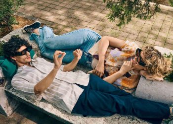 aceasta-este-tehnologia-care-va-inlocui-telefonul-mobil,-spun-google,-meta-si-snap