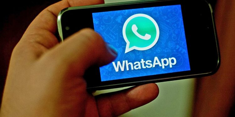 whatsapp-se-schimba-radical,-dar-utilizatorii-europeni-vor-fi-scutiti-deocamdata