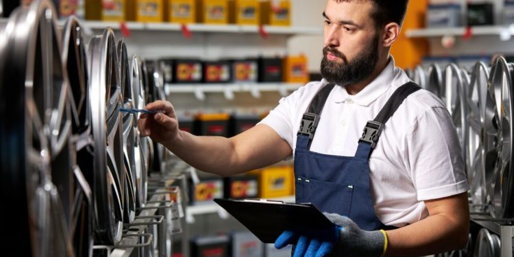 tarifele-lui-trump-accelereaza-disponibilizarile-in-industria-pieselor-auto