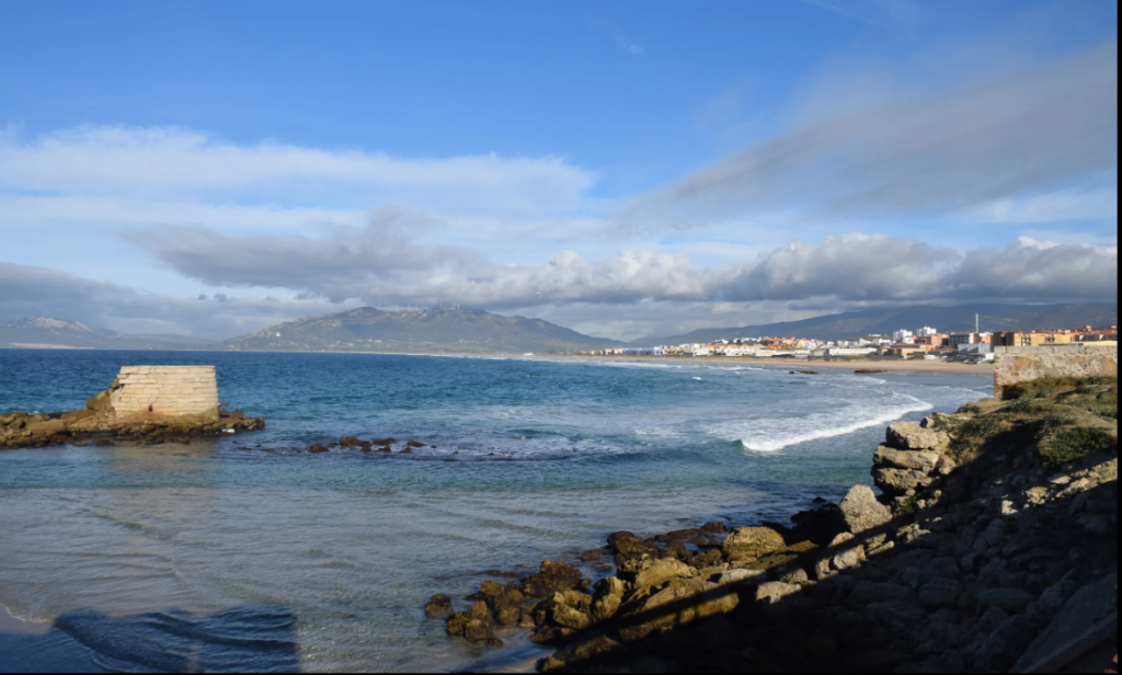 surf-ca-in-hawai-in-mediterana.-cum-puteti-ajunge-pe-aceasta-„plaja-secreta”