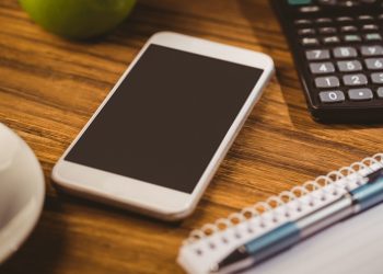 locurile-in-care-nu-ai-voie-sa-tii-telefonul-mobil.-greseala-pe-care-o-fac-milioane-de-romani