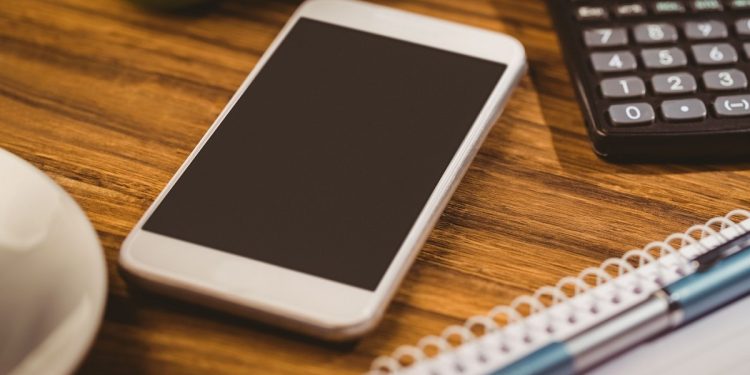 locurile-in-care-nu-ai-voie-sa-tii-telefonul-mobil.-greseala-pe-care-o-fac-milioane-de-romani