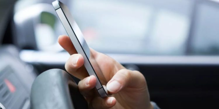 cum-iti-protejezi-telefonul-mobil-de-caldura?-trucurile-care-il-pot-salva-in-zilele-caniculare