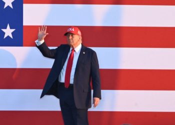 tot-mai-multi-canadieni-privesc-statele-unite-ca-pe-o-amenintare,-arata-un-sondaj