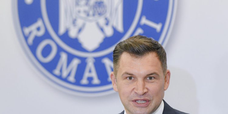 ionut-stroe-incepe-o-campanie-online-impotriva-mesajelor-transmise-de-fratii-tate