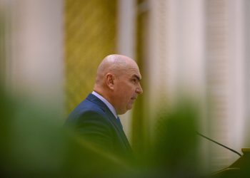bolojan-anunta-doua-milioane-de-contributori-noi-la-sanatate-si-plafonarea-salariilor-la-stat