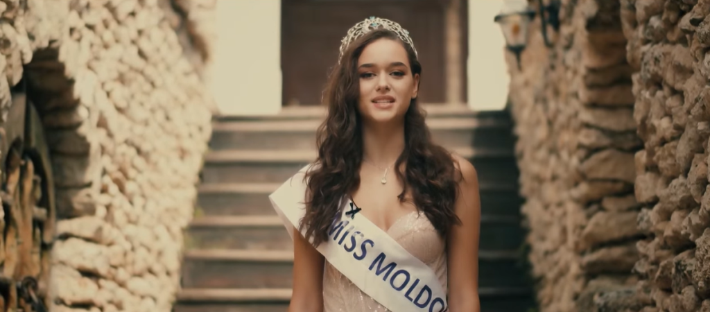 cine-este-femeia-retinuta-la-atena-alaturi-de-oligarhul-vladimir-plahotniuc-–-hotnews.ro