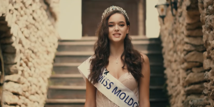 cine-este-femeia-retinuta-la-atena-alaturi-de-oligarhul-vladimir-plahotniuc-–-hotnews.ro