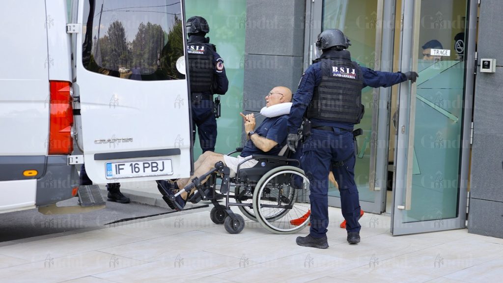 omar-hayssam,-pazit-de-mascati,-cu-mitraliere,-la-o-clinica