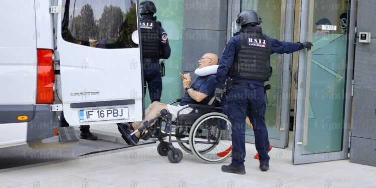 omar-hayssam,-pazit-de-mascati,-cu-mitraliere,-la-o-clinica