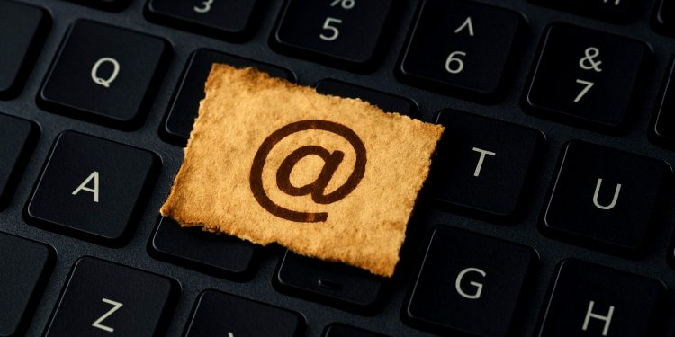 simbolul-@-a-fost-inventat-in-1536,-cu-secole-inainte-de-e-mail-si-mentiuni-pe-retele-sociale