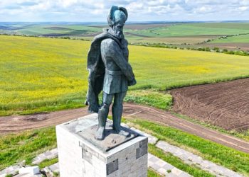 peste-un-milion-de-euro-pentru-restaurarea-celei-mai-mari-statui-din-judetul-galati