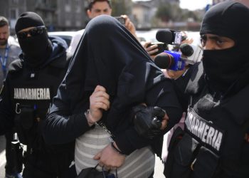 protestatarii-simpatizanti-ai-lui-georgescu,-acuzati-de-ultraj,-au-fost-trimisi-in-judecata