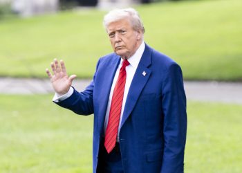 trump-vrea-boom-de-bebelusi,-dar-planul-pentru-fiv-s-a-impotmolit-in-biroul-oval