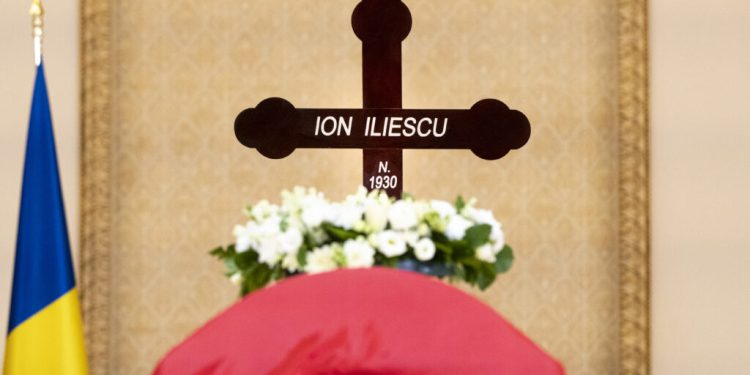 fostul-presedinte-ion-iliescu-va-fi-inmormantat-joi.-care-este-programul-ceremoniilor